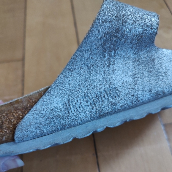 Birkenstock Arizona Silver Leather With Gold Buckle And Grey Sole - Picture 5 of 11
